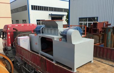 चीन Big opening port, high capacity double-roller shredder for steels, wooden pallets, rubbers, plastics, and food waste आपूर्तिकर्ता